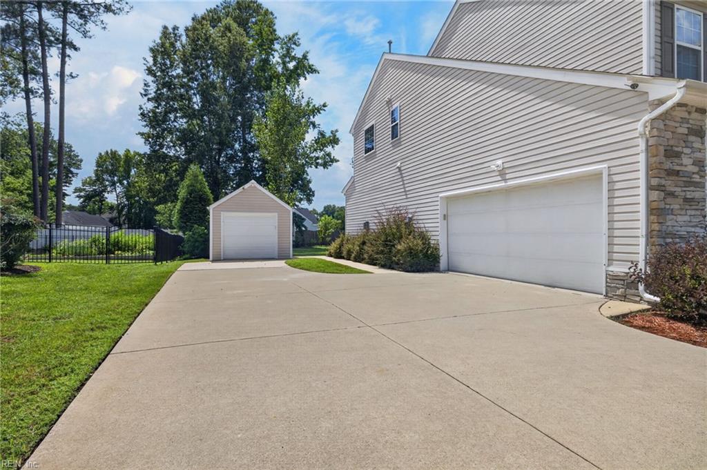 236 Grandville Arch Property Photo 2