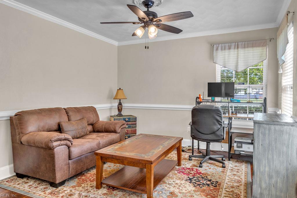 808 Monroe Ct Property Photo 3
