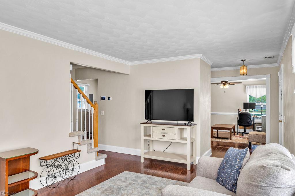 808 Monroe Ct Property Photo 6