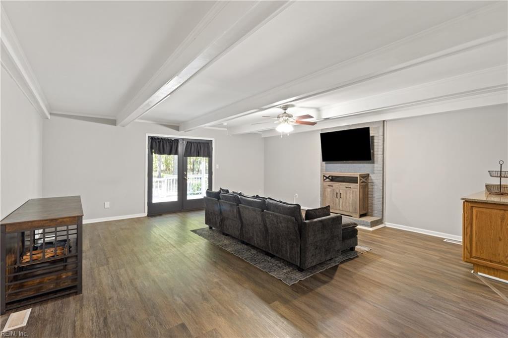 9614 Spring Branch Dr Property Photo 12