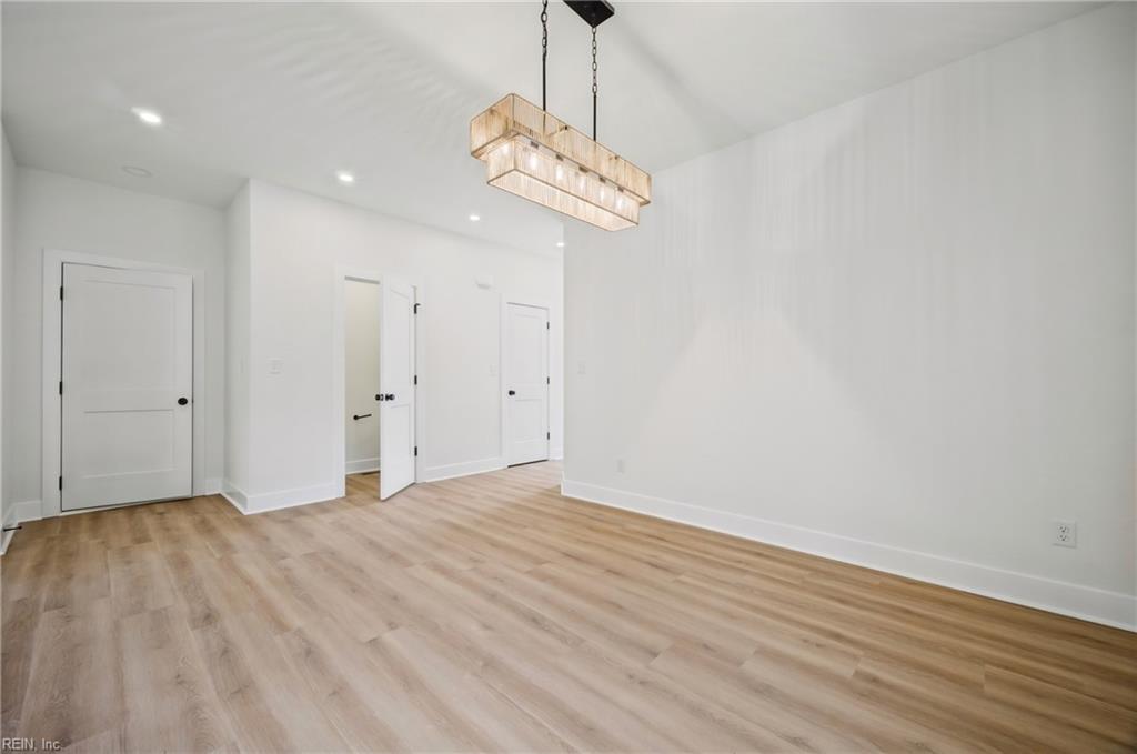 229 La Salle Ave Property Photo 3