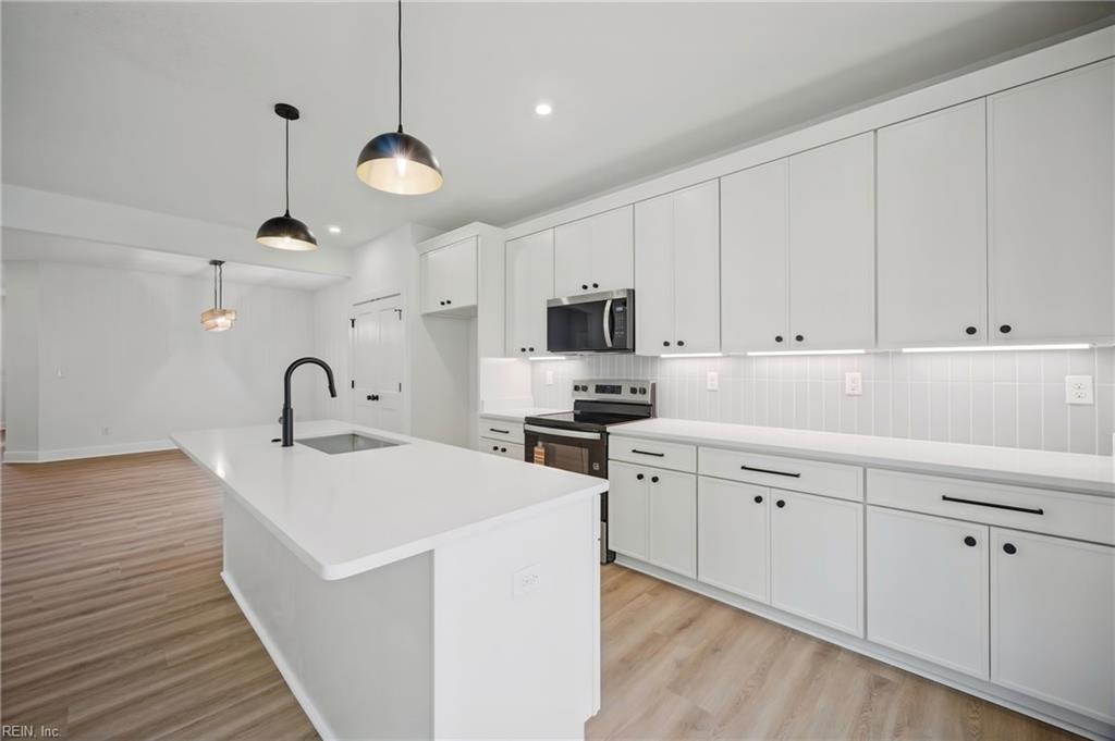 229 La Salle Ave Property Photo 5