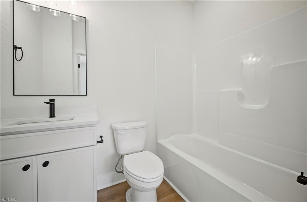 229 La Salle Ave Property Photo 13