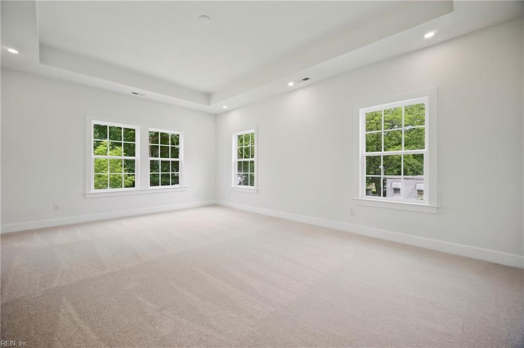 229 La Salle Ave Property Photo 16