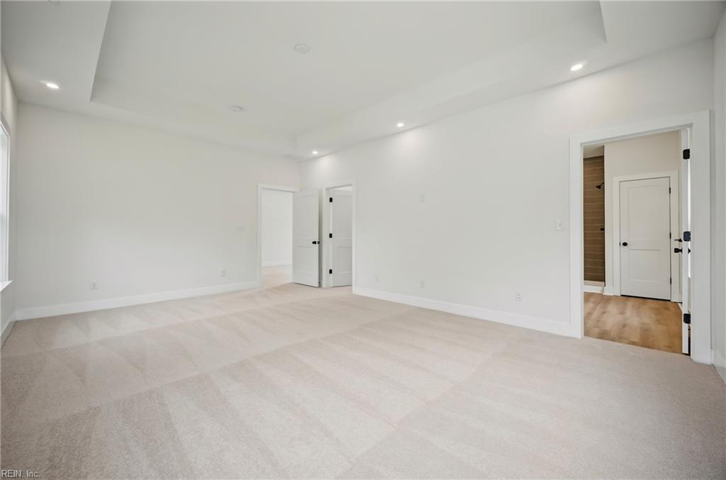 229 La Salle Ave Property Photo 17
