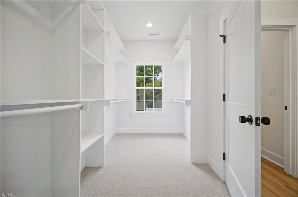 229 La Salle Ave Property Photo 18