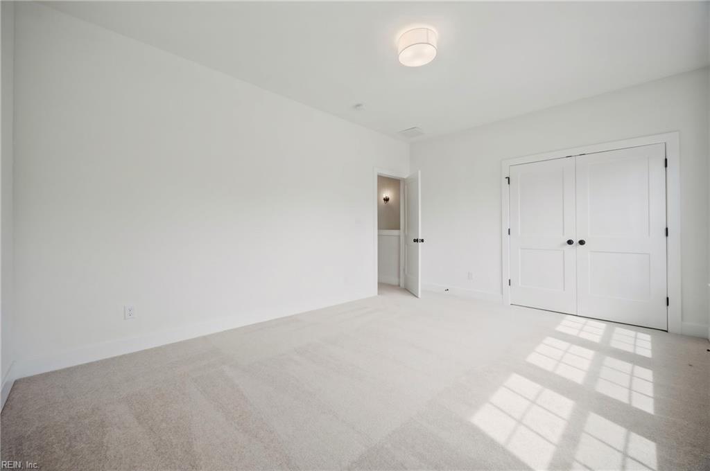 229 La Salle Ave Property Photo 23