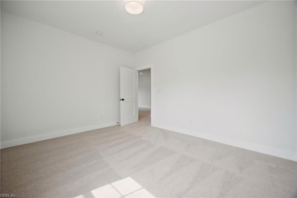 229 La Salle Ave Property Photo 25
