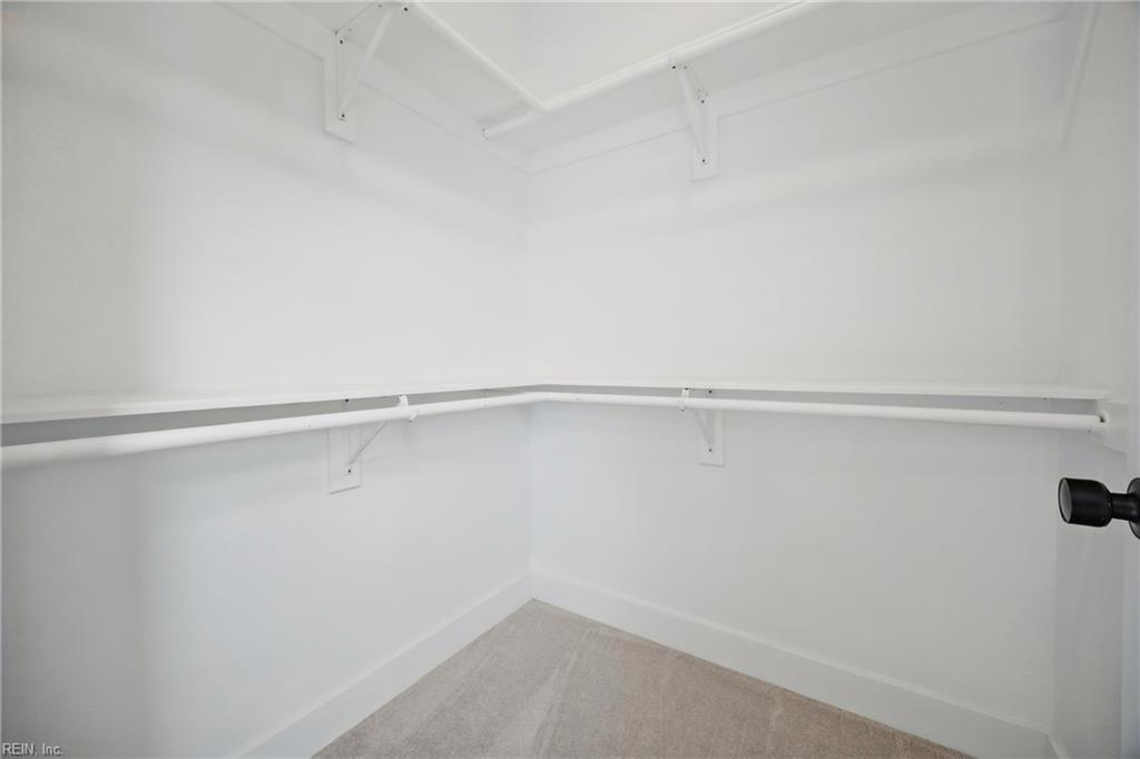 229 La Salle Ave Property Photo 26