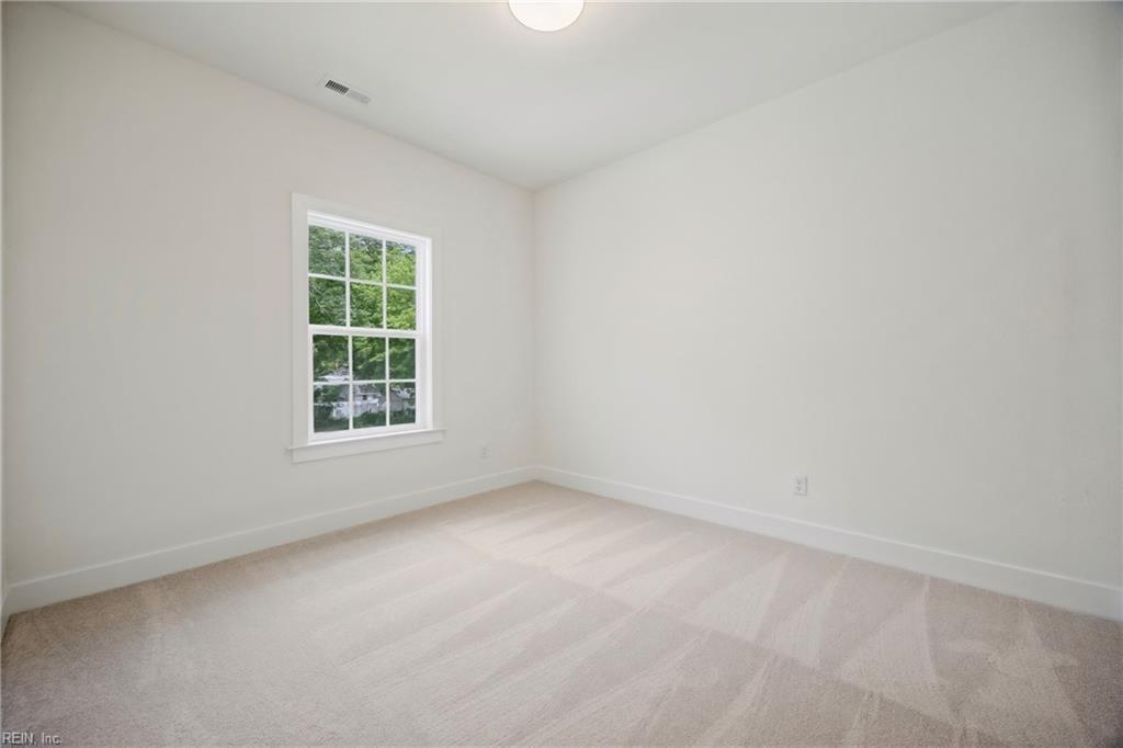 229 La Salle Ave Property Photo 27