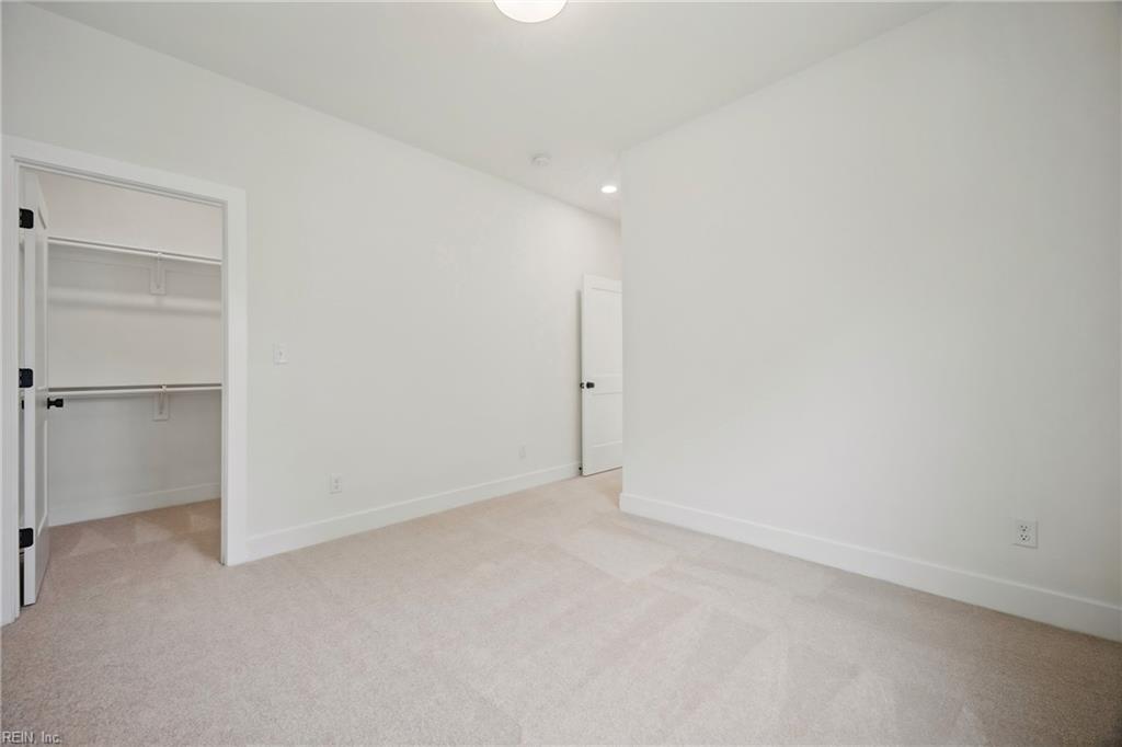 229 La Salle Ave Property Photo 28