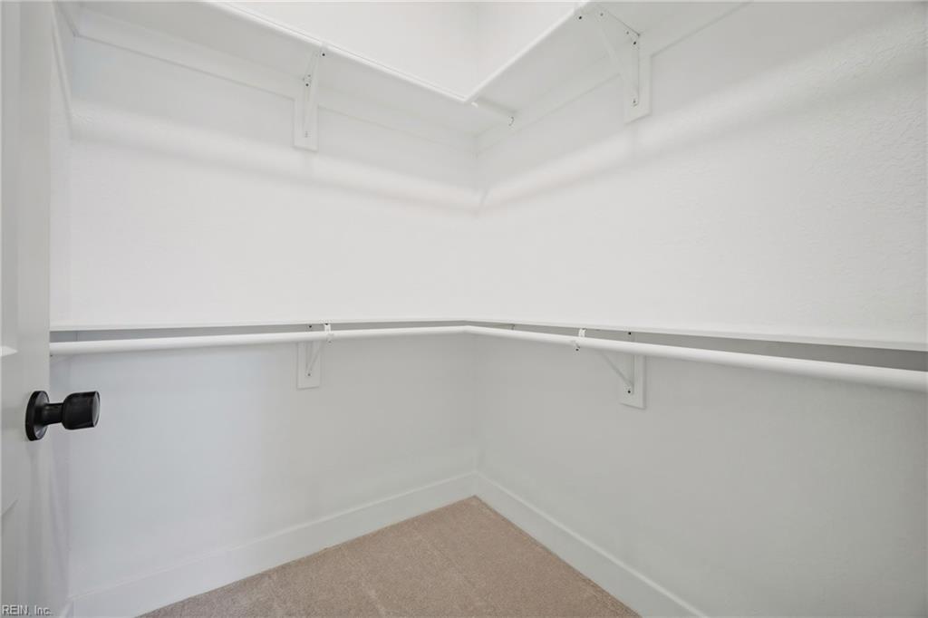 229 La Salle Ave Property Photo 29