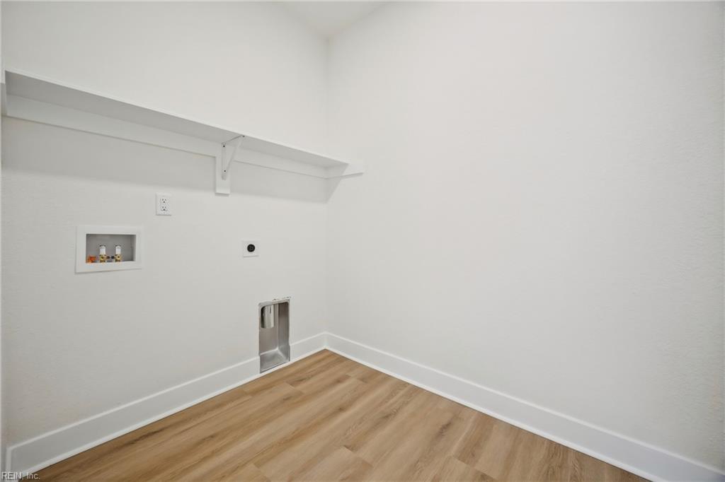 229 La Salle Ave Property Photo 32
