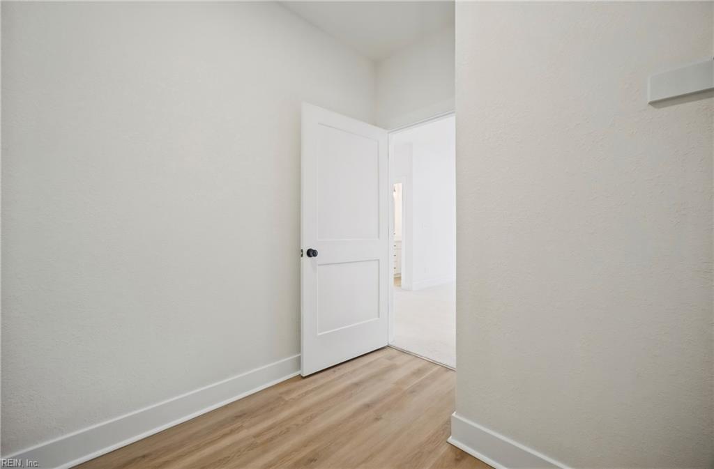 229 La Salle Ave Property Photo 33