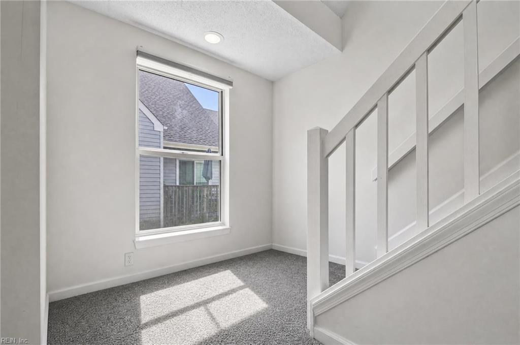 869 Little Bay Ave Property Photo 13