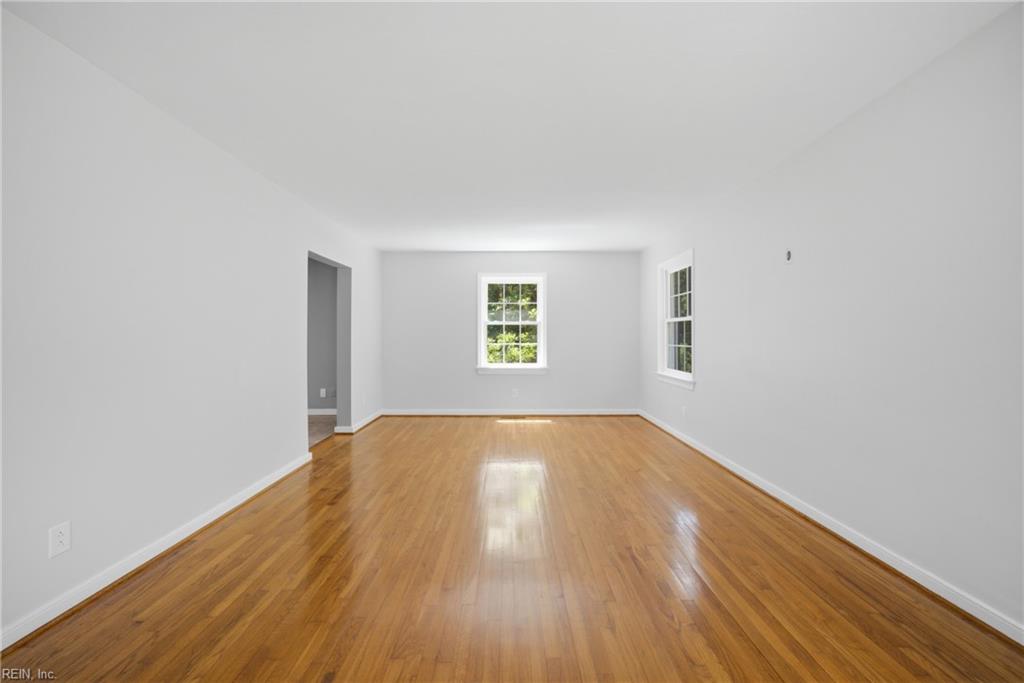 3421 Kings Grant Rd Property Photo 10