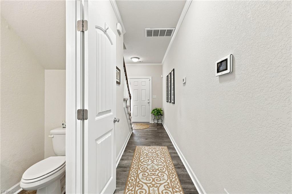 5813 Hawk Ln Property Photo 6