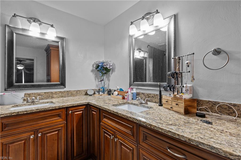 1152 Crystalwood Cir Property Photo 23