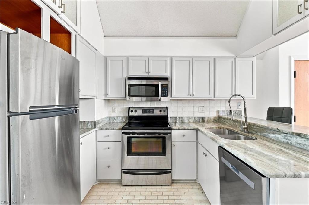 696 Mowbray Arch Property Photo 8