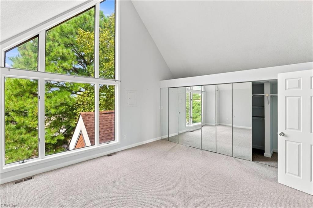 696 Mowbray Arch Property Photo 10