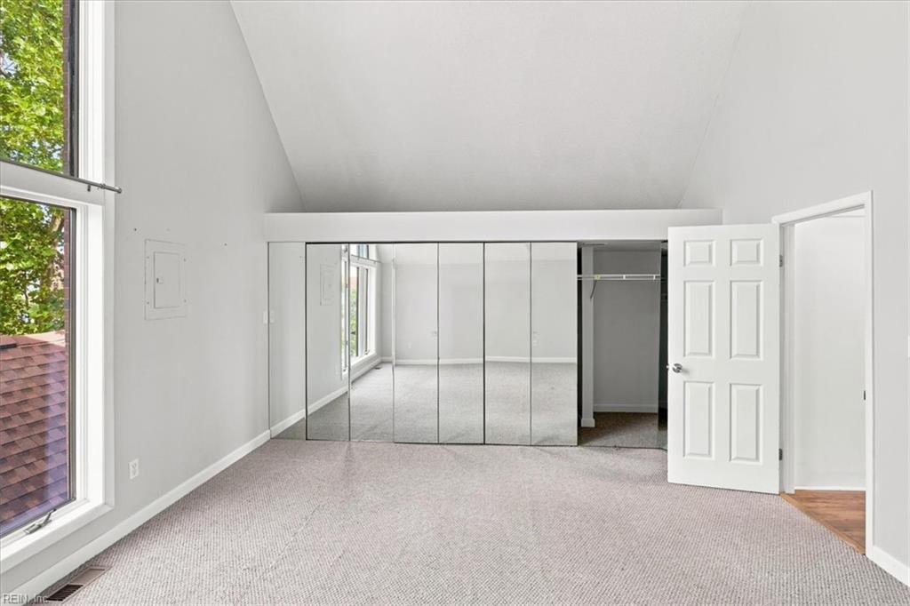 696 Mowbray Arch Property Photo 11
