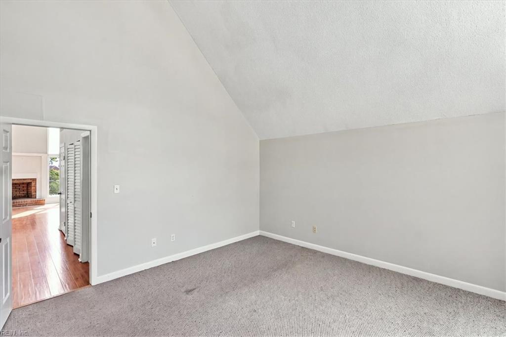 696 Mowbray Arch Property Photo 12