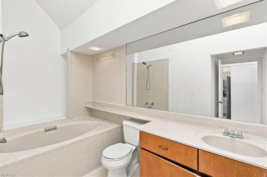 696 Mowbray Arch Property Photo 13