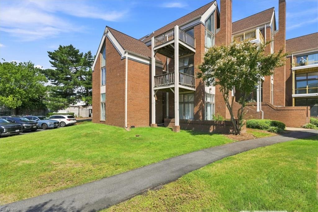 696 Mowbray Arch Property Photo 15