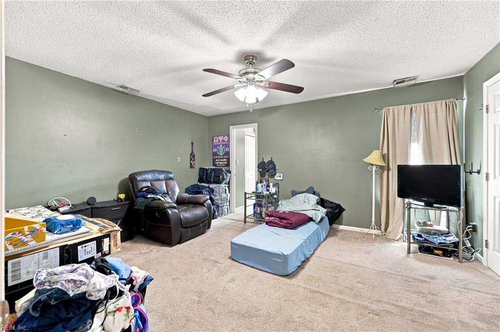262 Wexford Dr W Property Photo 10