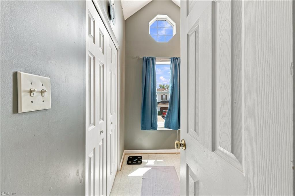 262 Wexford Dr W Property Photo 12
