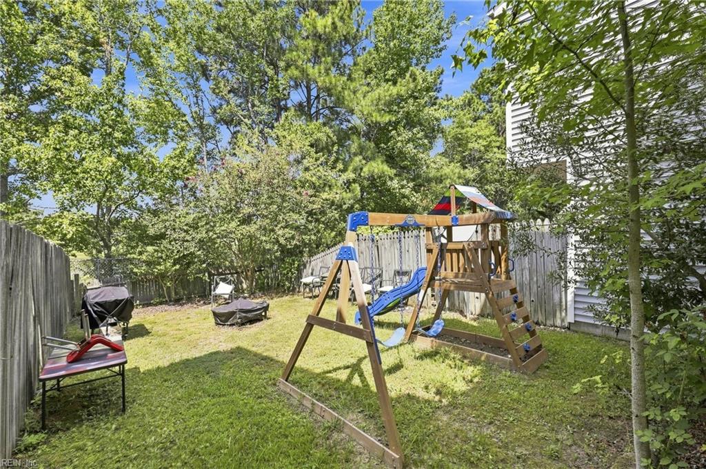 262 Wexford Dr W Property Photo 22