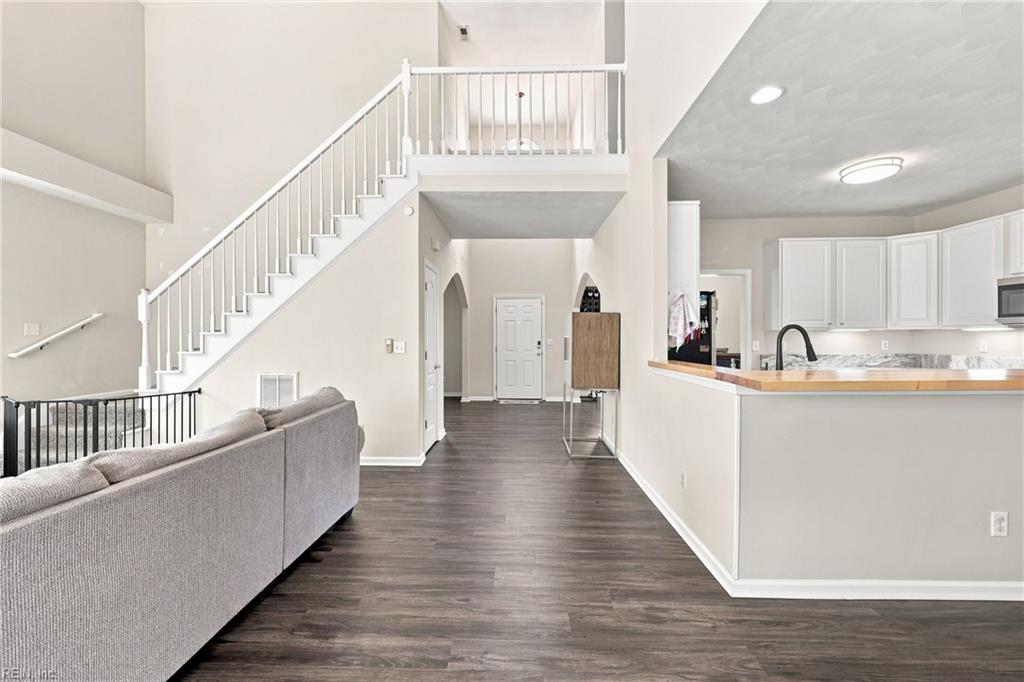 207 Catalpa Ct Property Photo 9