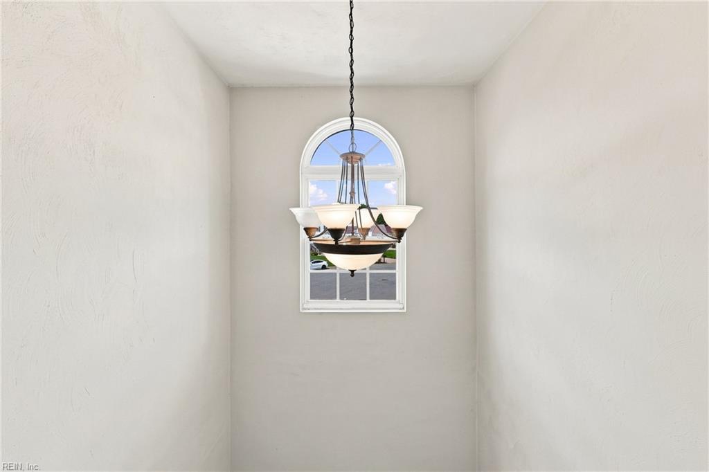 207 Catalpa Ct Property Photo 24