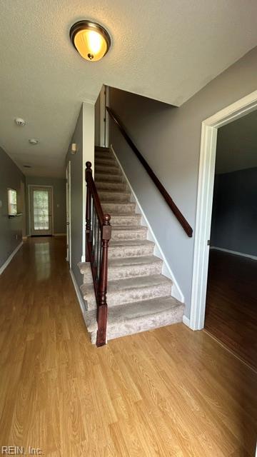 1720 Lapstone Ct Property Photo 2