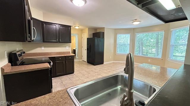 1720 Lapstone Ct Property Photo 4