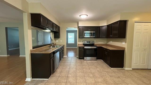 1720 Lapstone Ct Property Photo 5