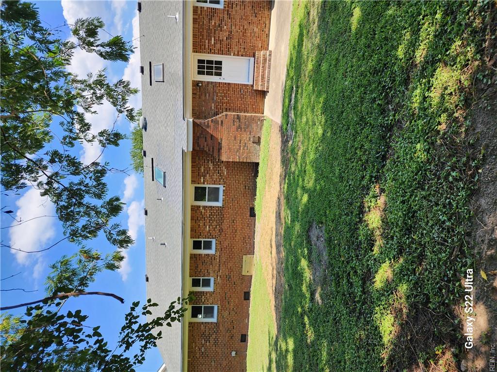 685 Lord Dunmore Dr Property Photo 4