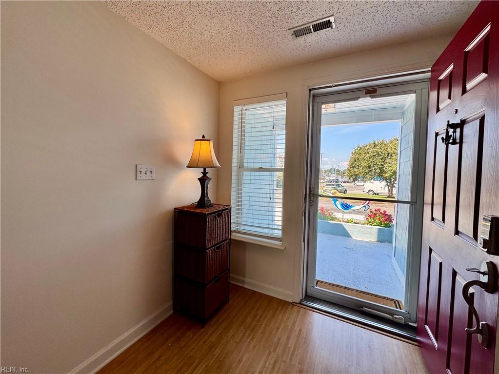 9508 Bay Front Dr Property Photo 7