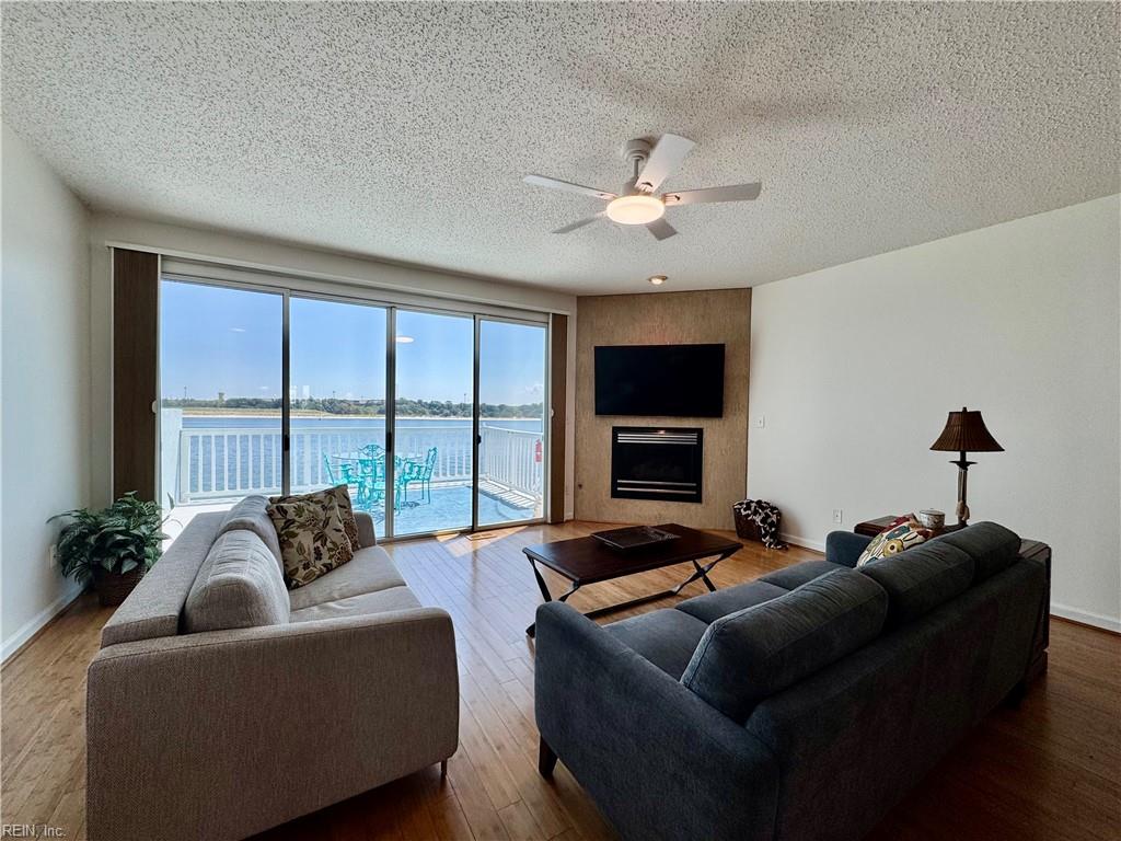 9508 Bay Front Dr Property Photo 9