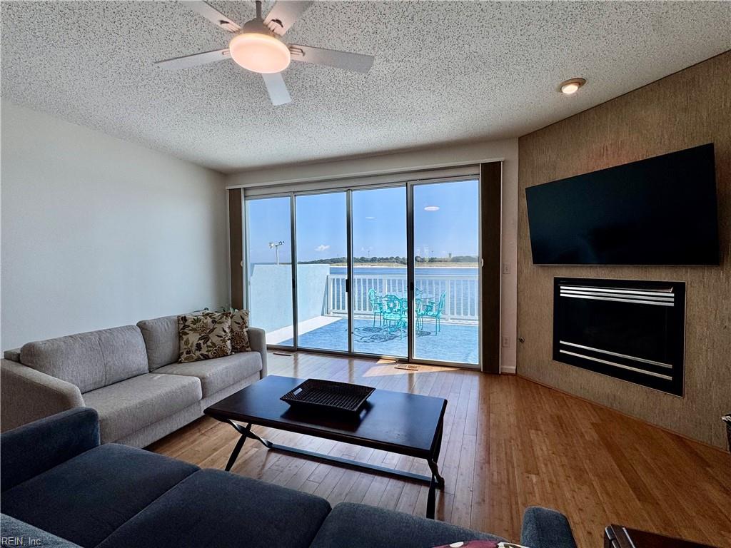 9508 Bay Front Dr Property Photo 12