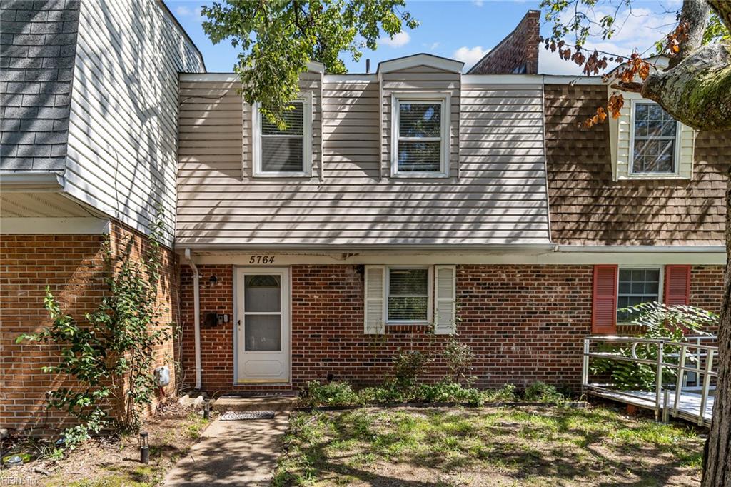 5764 W Hastings ARCH Property Photo 1