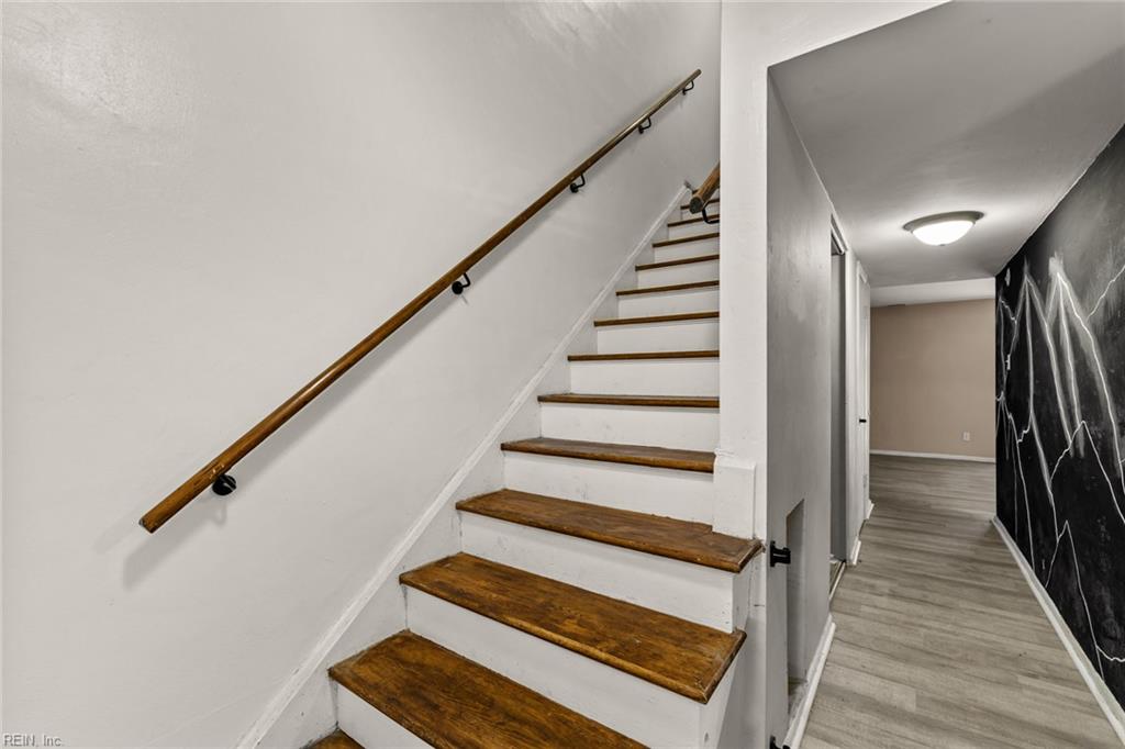5764 W Hastings Arch Property Photo 2