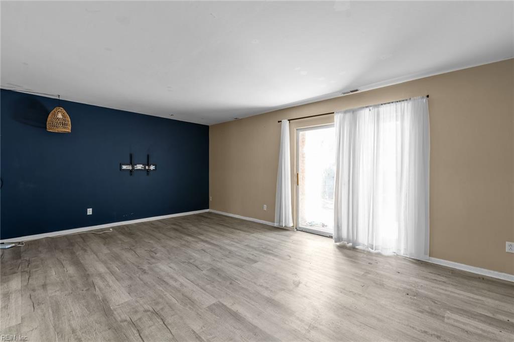 5764 W Hastings Arch Property Photo 9