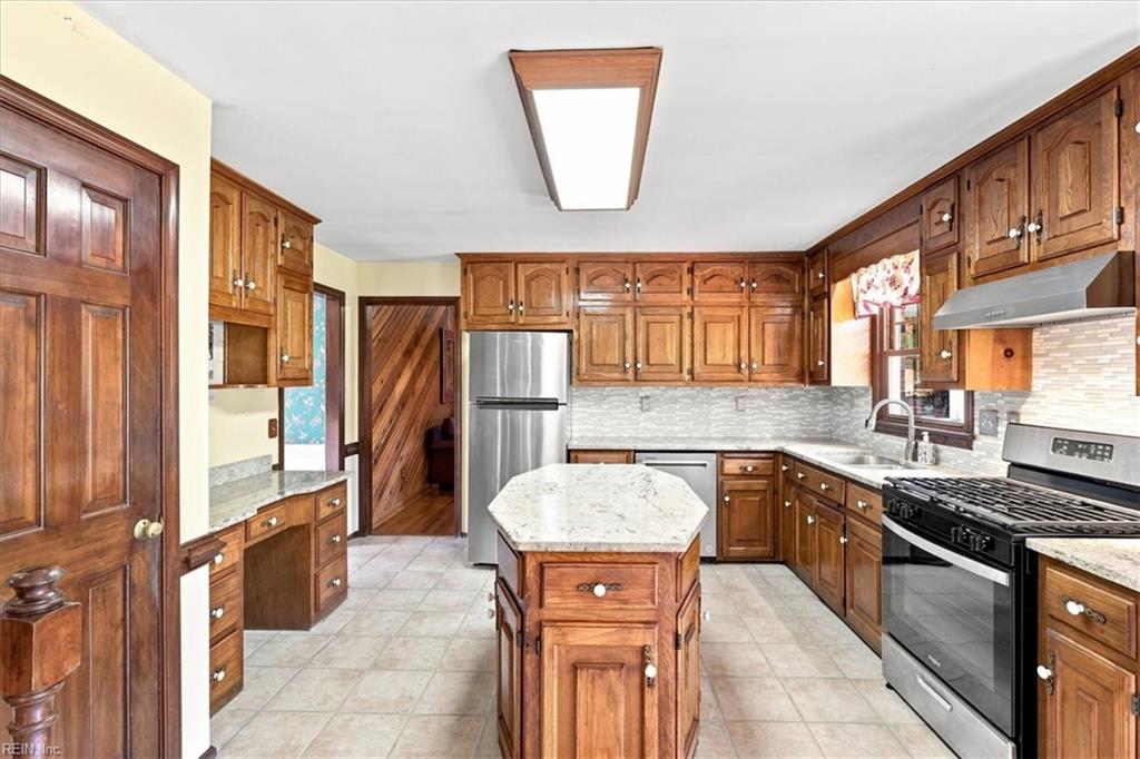 1914 Foxs Lair Trl Property Photo 15