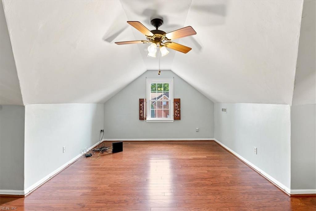 1914 Foxs Lair Trl Property Photo 29