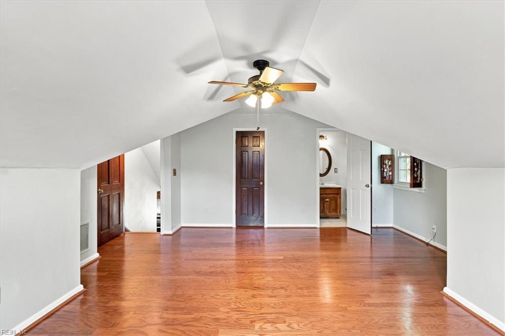 1914 Foxs Lair Trl Property Photo 30