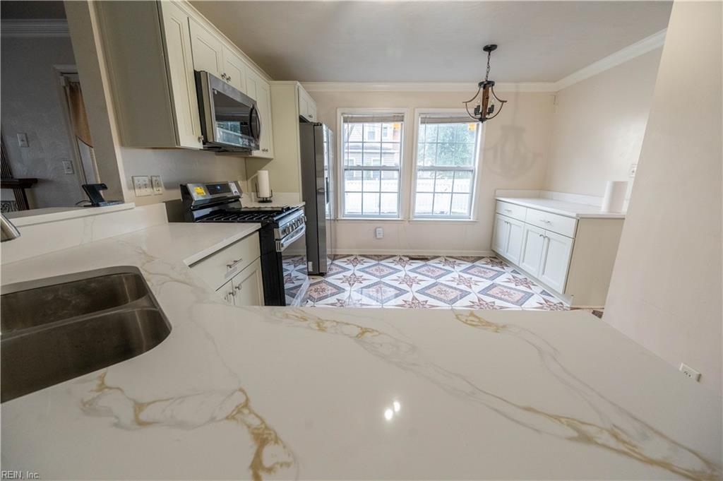 114 E Indian River Rd Property Photo 4