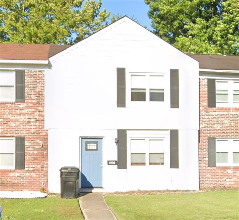 831 N Grosvenor Ct Property Photo 1