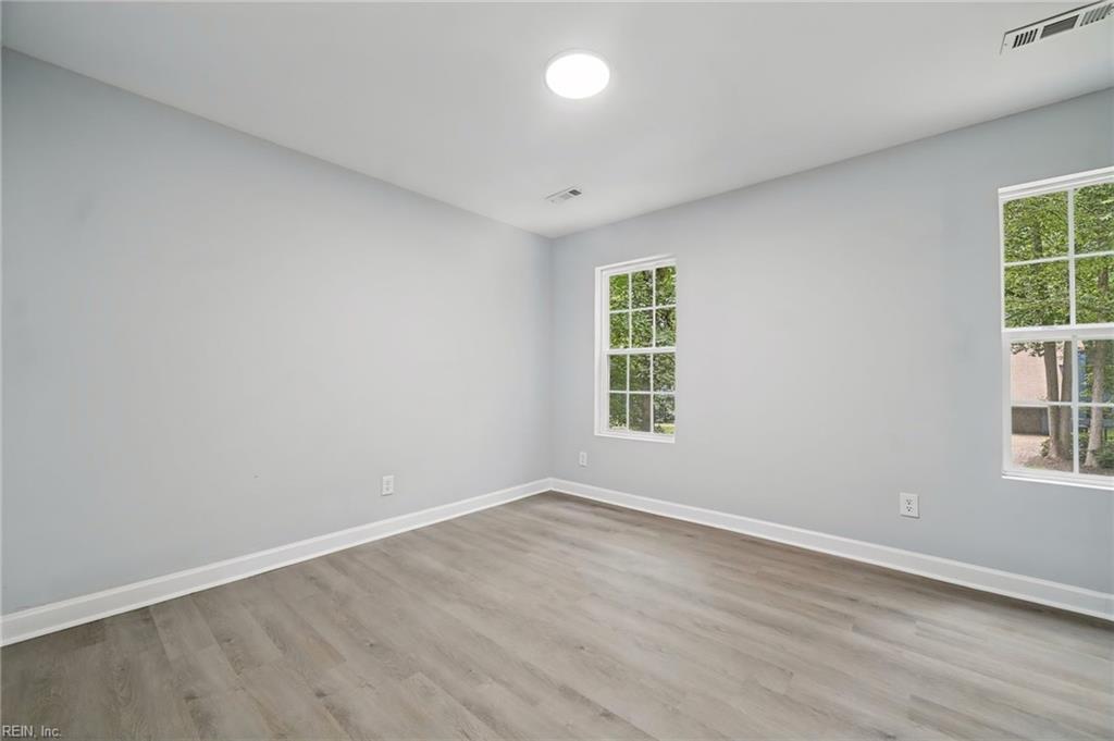 130 Devon Rd Property Photo 12