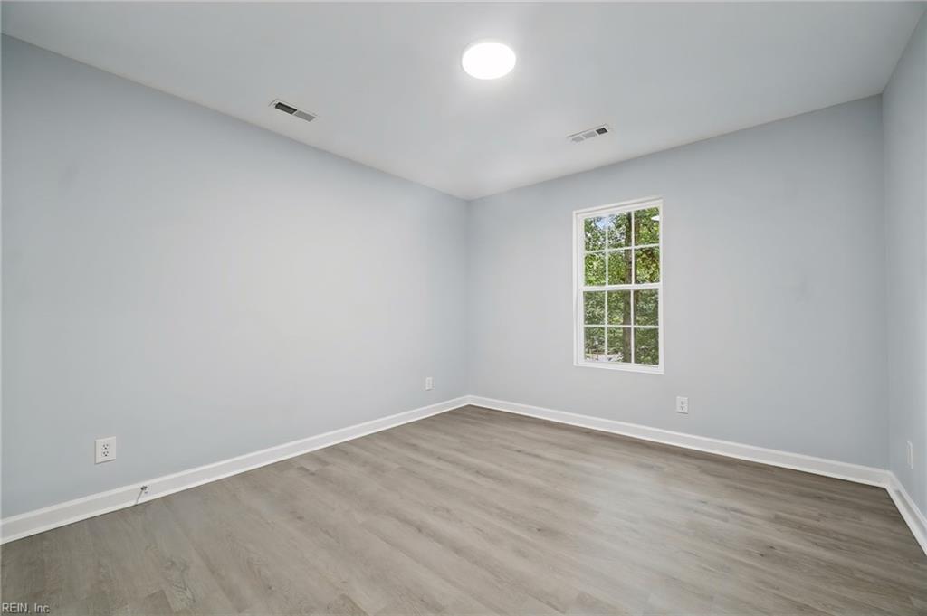 130 Devon Rd Property Photo 13